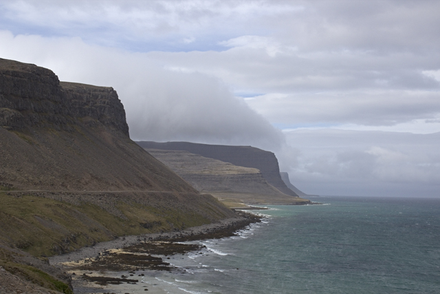 2011-06-28_13-34-45 island.jpg - Schotterpiste 612 zum Latrabjarg